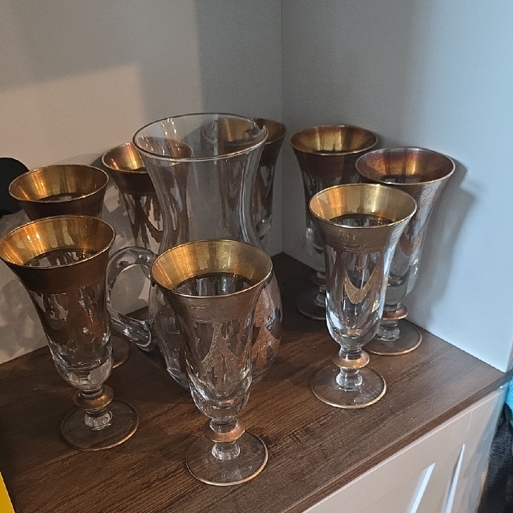 Arte Italica Gold Glass and Pitcher Set